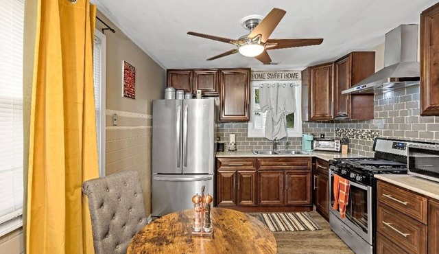 Charming Home with Hot Tub and Private Yard. RELAX and be at PEACE