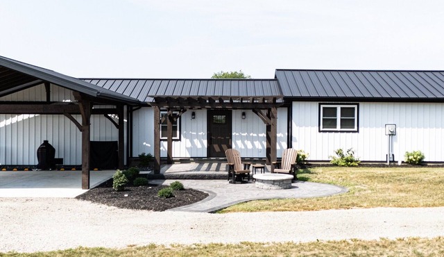 Charming LaGrange 3-bedroom cottage less than 10 minutes from Shipshewana, IN!