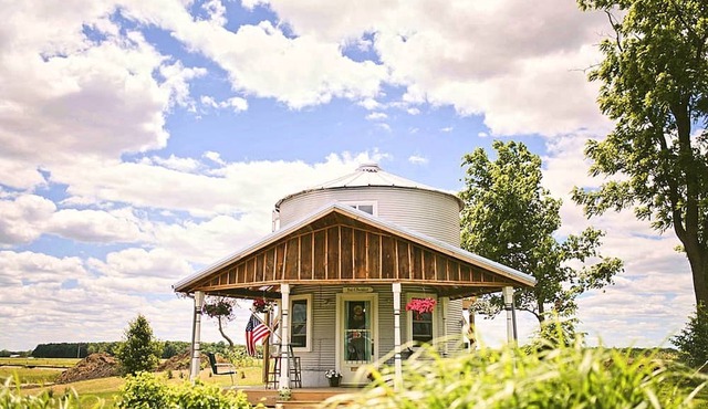 Converted Grain Silo for Unique Glamping Accommodation in Alvin, Illinois