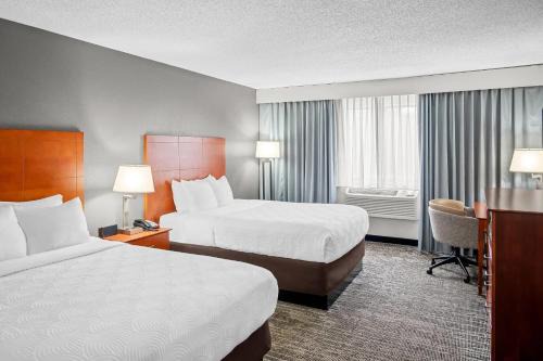 Country Inn & Suites by Radisson, Muskegon, MI