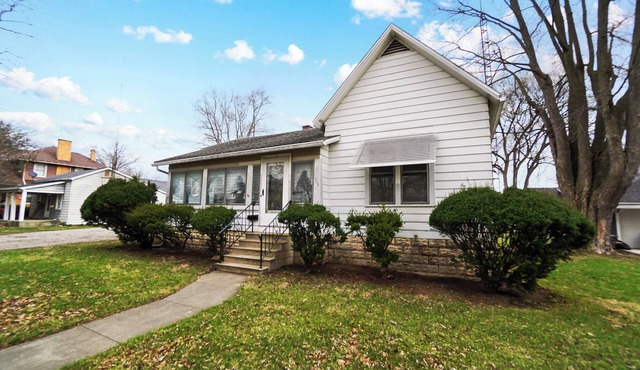 Cozy 2-bedroom house in gorgeous Van Wert with AC
