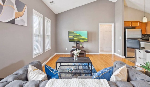 Cozy 2B2B Condo Downtown INDY