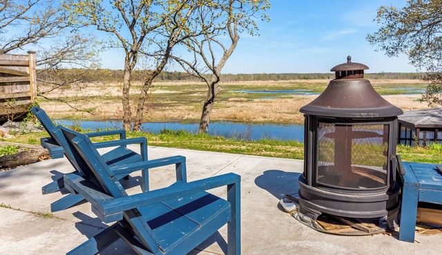 Cozy Cottage | Water Views w/Hot Tub & Sauna