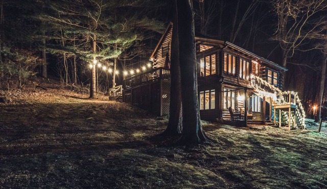 Cozy Pines Family Retreat Charming Treehouse Private Hot Tub