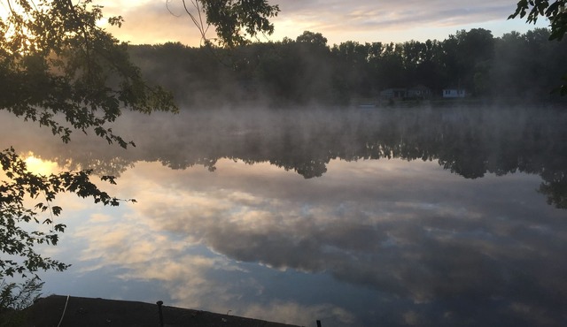 Cozy river house near downtown Grand Rapids!