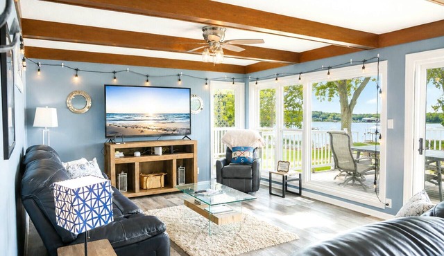 ⚓️Direct lake Lakefront Home Tritoon rental available