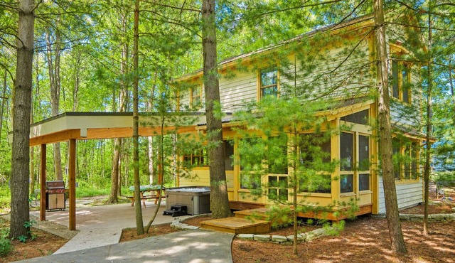 Dollybrook 1: Dreamy Den | Hot Tub & Pool