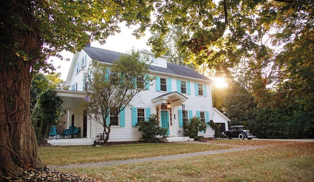 Downtown Yellow Springs- Walkable. Hot Tub. Fire Pit + Pets Welcome