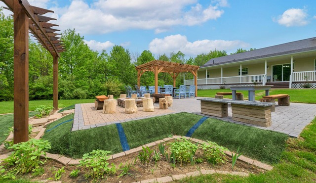 Eagle Point! Discover serenity in our secluded oasis! Hagar Shores park/Beach area