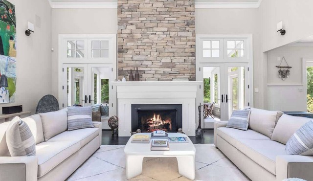 Eclectic Art, Antiques & Gym in Fab MI Retreat