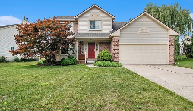 Elegant Residence 3 Miles from UM Stadium