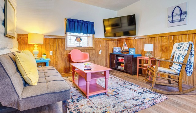 Family Home in Monticello! Water-View Retreat