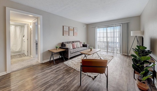 Frontdesk | Georgetown 1 BR near ND