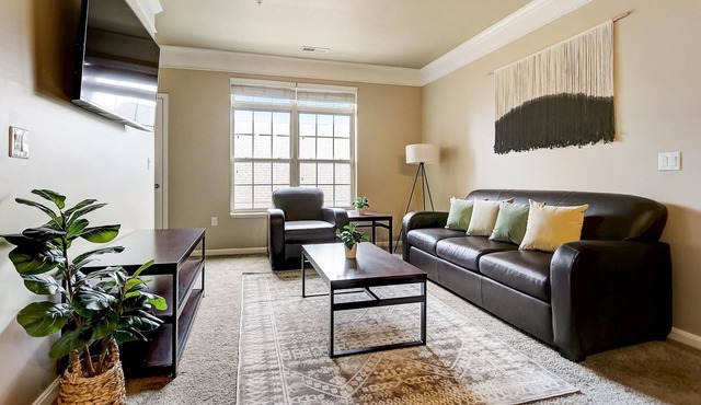 Frontdesk | Open 2 BR Apt near Downtown South Bend