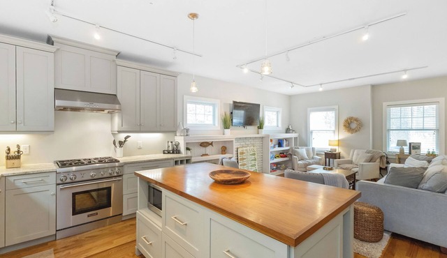 Great Family Home, Hot Tub All Year, Gourmet Kitchen