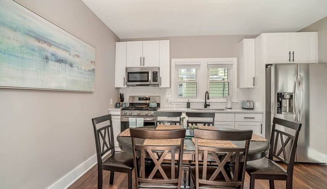 Great Lakes Getaway-Lower Unit - Near Outlet Mall