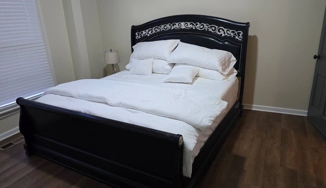 Haniels Place - Unit A