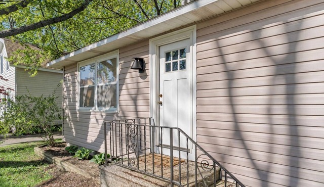 Harbor Hideaway Sleeps 8 Near Lake Michigan