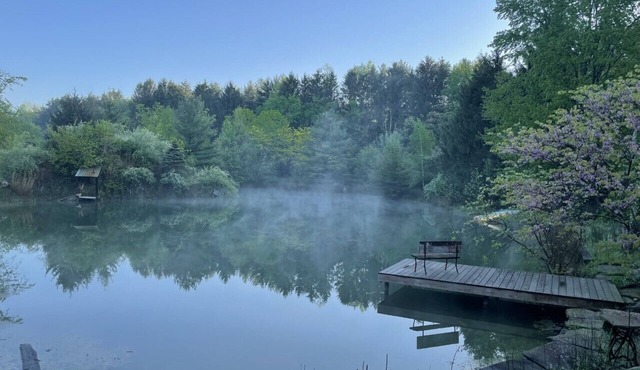 Hidden Waterfront Retreat, Near snowmobile trails, see Monthly rates, Sleeps 10+