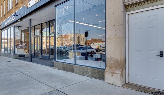 Historic Lebanon Gem: Central Walkable Location!