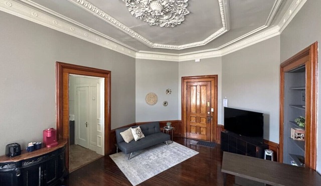 Historical Studio Apt - Walk to All of Downtown