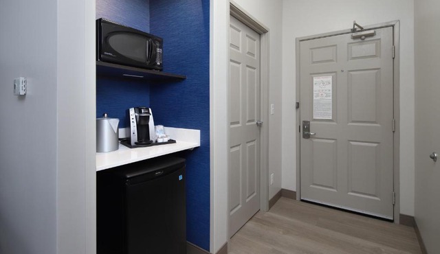 Holiday Inn Express Grand Rapids Southwest by IHG