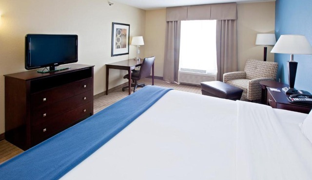Holiday Inn Express & Suites Shelbyville Indianapolis by IHG