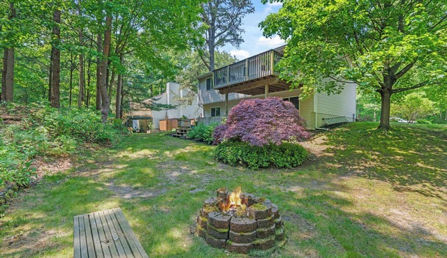 Holland Hideaway | Walk to Beach | Sleeps 11!