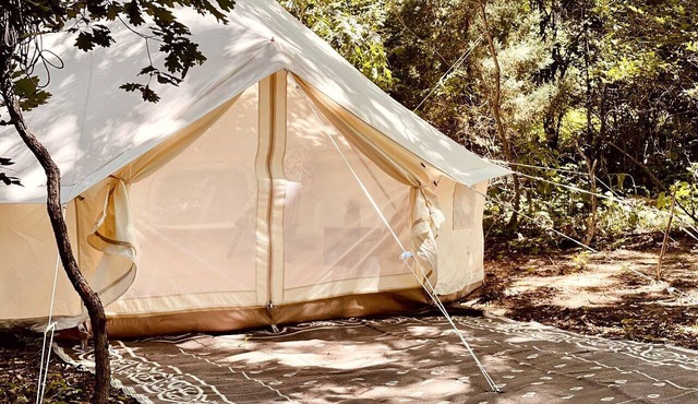 Ideal Bell Tent for a Glamping Experience on a Farm with all the Amenities in Niles, MI