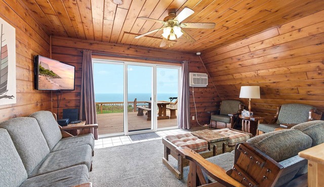 Juniper Presents: Chalet #18 w Lake Views & Resort Amenities