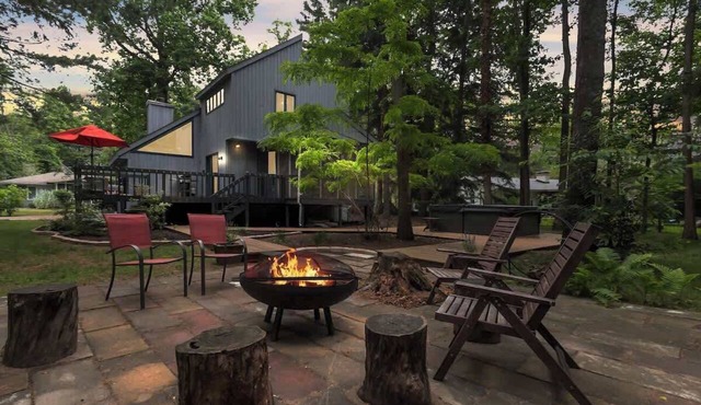 Juniper Presents: Forest Escape, Hot Tub, Fire Pit, Near the Dunes