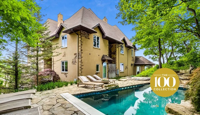 Juniper Presents: Stunning Lakefront Home-Private Beach, Pool + Endless Views