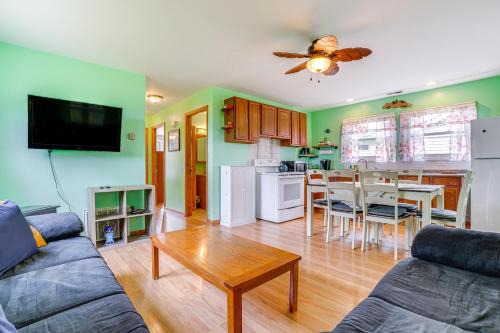 Kayak, Fish, Boat & Swim: Home Near Lakeside Park!