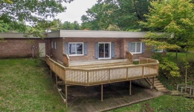 Lake Michigan Cottage north of Montague with Private Beachfront