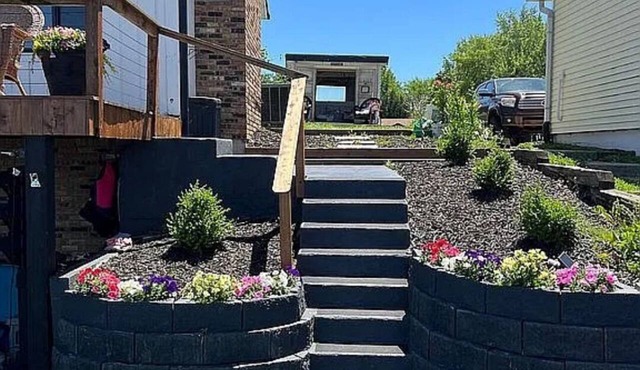 Lakefront @barefootbohobay – 23' Water Trampoline, Paddleboards & She Shed