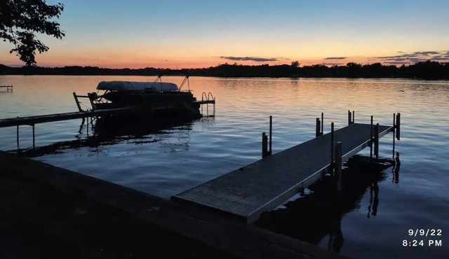 Lakefront Home on all-sports lake Newly Remodeled Sleeps 8