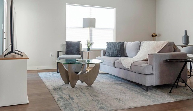 Landing | Chic 2BD, Clubhouse, Gym