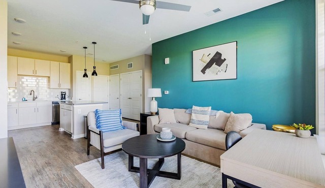 Landing | Chic 2BD, Clubhouse, Pool