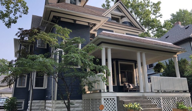 Large home walking distance to Notre Dame and downtown