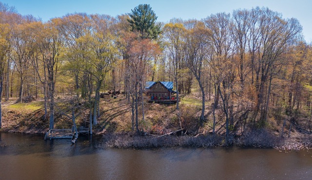 Log cabin- fishing-Lake- close to South Haven