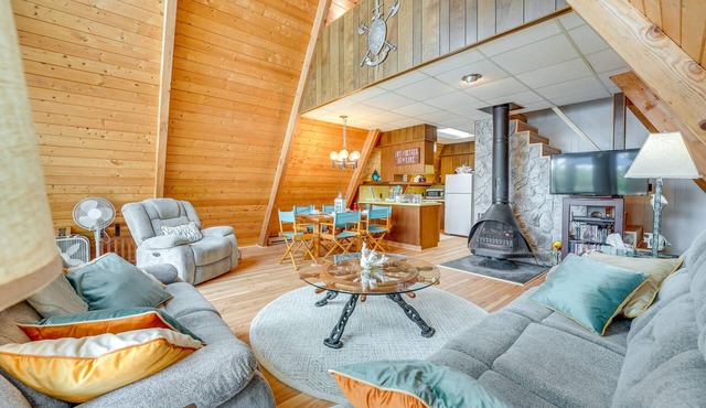 Long Lake Cabin w/Kayaks, Private Beach & Dock!