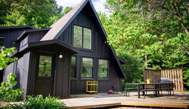 Love Inn Aframe in Ada Heated Pool, Hot Tub