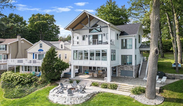 Luxe Magician Lake Family Retreat