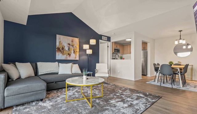Luxury 2BD | DT Ann Arbor | 3 Beds | Free Parking