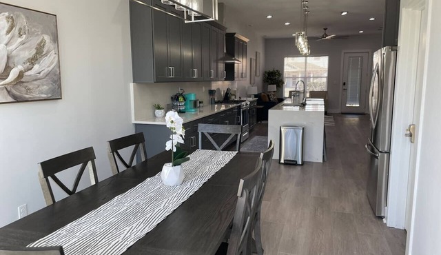 Luxury 4BR/5BA Downtown Indpls