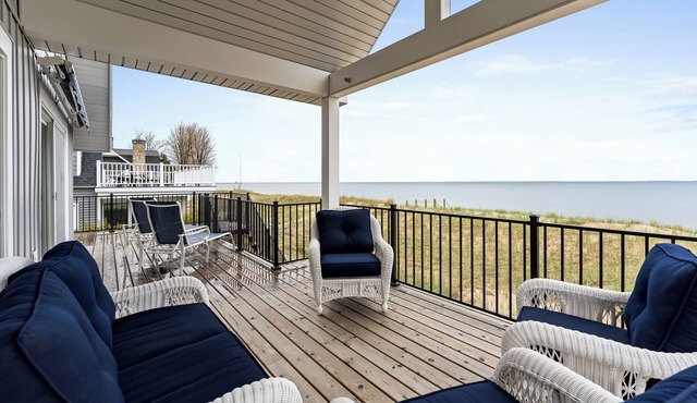 Luxury Lakefront Living | New vacation rental