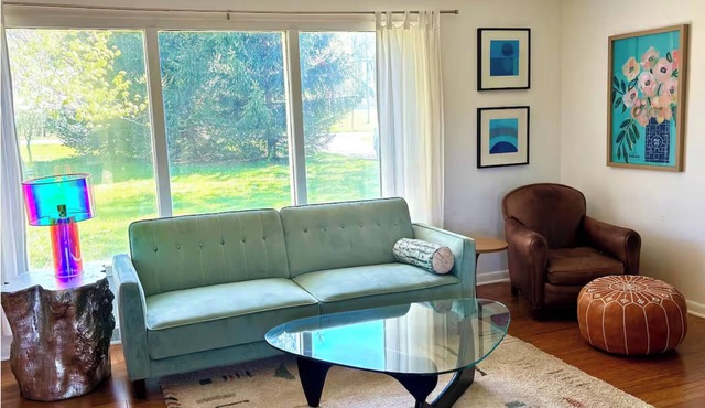 Mid-Century Retreat Near Beaches & Wineries - Between Saugatuck and South Haven