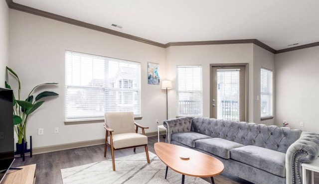 Minimalistic 1BR Keystone
