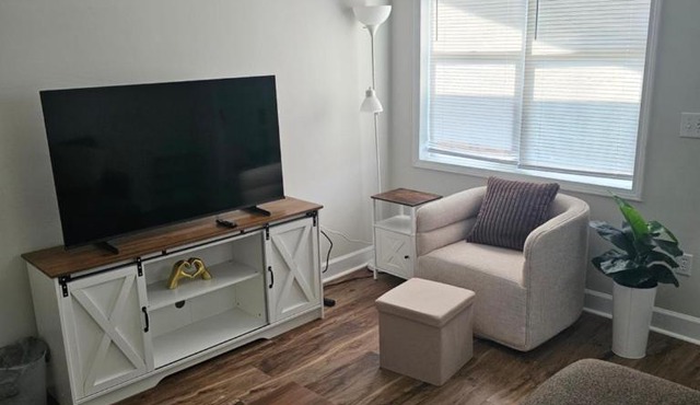 Modern Indianapolis Retreat 3BR 2BA Minutes to Hospitals & Downtown