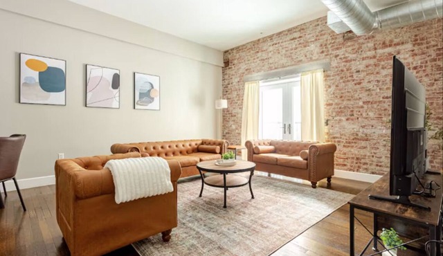 Modern Luxury 1BR Downtown Indianapolis Near Convention Center